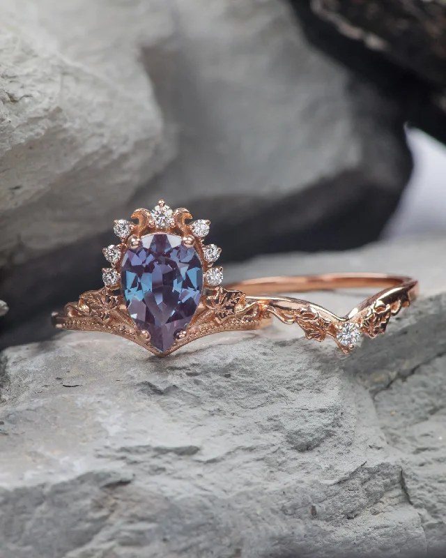 READY TO SHIP: Ariadne ring set with big pear alexandrite and lab grown diamonds, 14K rose gold, RING SIZES: 4.5 - 7.5 US