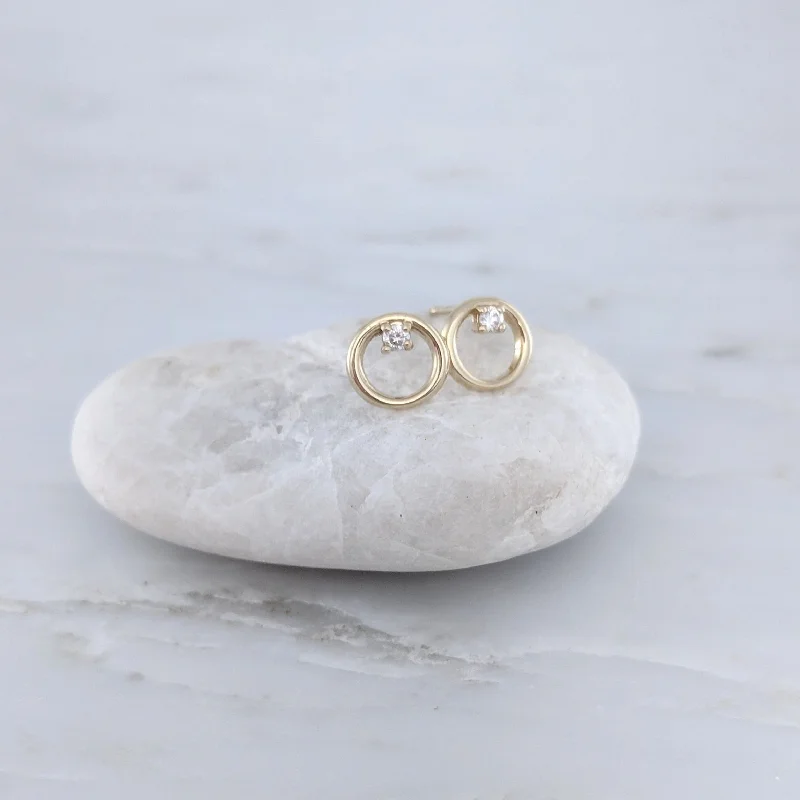 Circle Studs in Yellow Gold