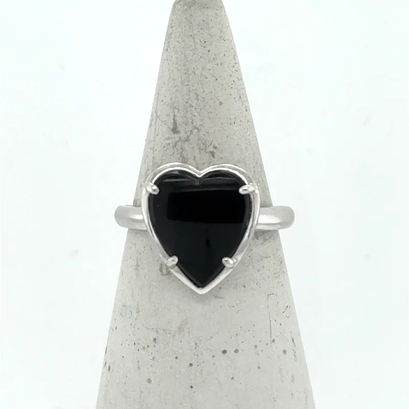 14K White Gold Onyx Heart Ring