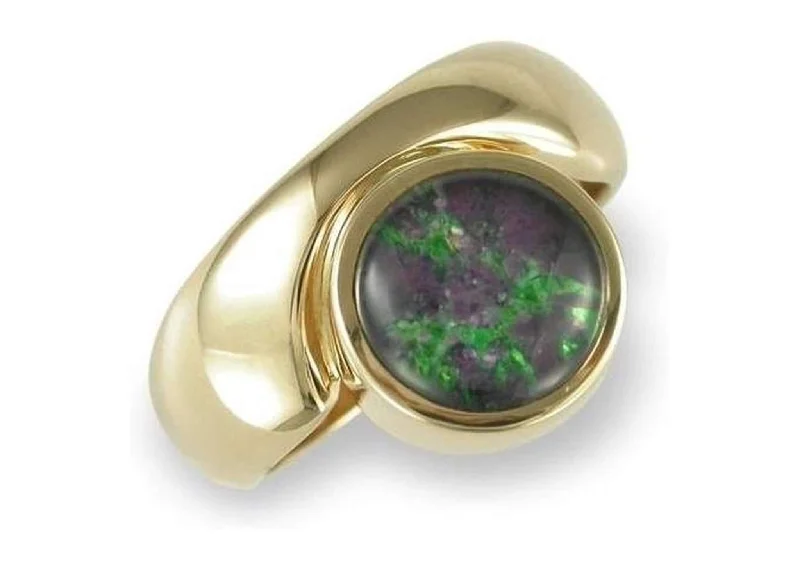 Ring with New Zealand Ruby Rock, Yellow Gold